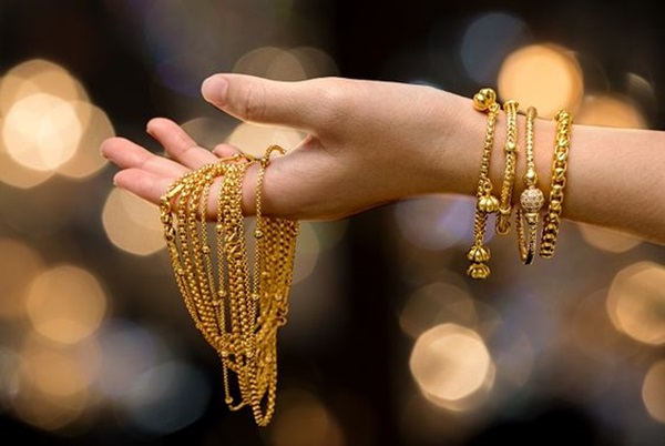 Perbedaan Perhiasan Emas dan Logam Mulia, Wajib Tahu 4 Hal Berikut